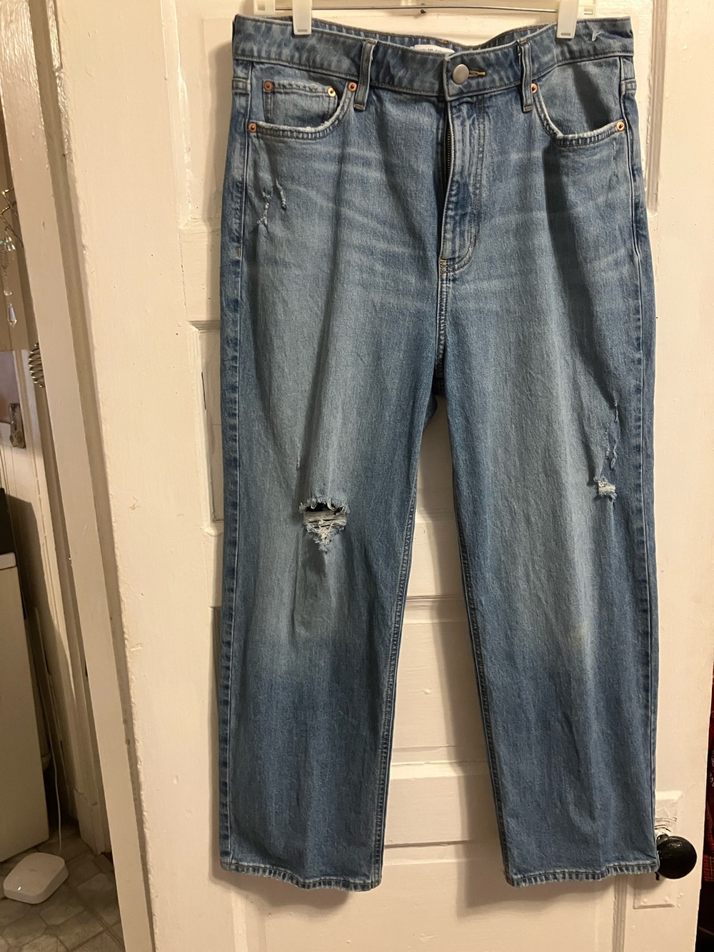 Used, but in great condition. Elizabeth n James. Sz 16.  Waist 31”-32”.  Wider